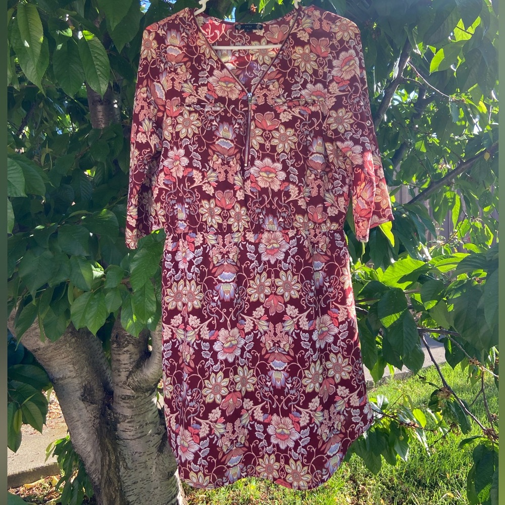 Iris Maroon Floral Mini Dress Zipper V-Neckline 3/4 Sleeves Summer Size L
